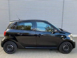 Schwarz Gebraucht 2020 Smart ForFour Electric Drive Limousine | 12.979 €