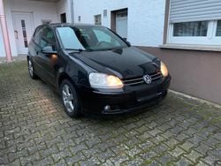 Schwarz Gebraucht 2005 VW Golf V Limousine | 2.000 € (Guter Preis)