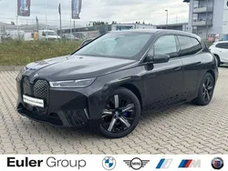 Grau Gebraucht 2022 BMW iX SUV | 51.899 € (Teuer)