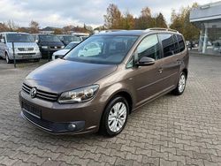 Braun Gebraucht 2013 VW Touran Life Van / Kleinbus | 8.995 € (Etwas zu teuer)