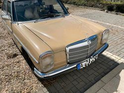 Beige Gebraucht 1975 Mercedes 200 Limousine | 5.500 €