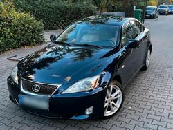 Blau Gebraucht 2009 Lexus IS220d Limousine | 5.000 €