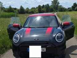 Gebraucht 2024 Mini Cooper SE Kleinwagen | 34.900 € (Teuer)