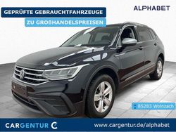 Deep black perleffekt (metallic) Gebraucht 2022 VW Tiguan Allspace Life SUV | 22.597 € (Fairer Preis)