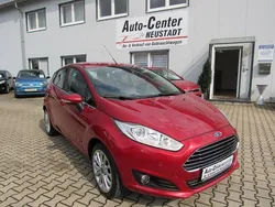 Rot Gebraucht 2015 Ford Fiesta Titanium Kleinwagen | 9.950 € (Etwas zu teuer)