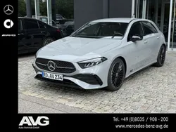 Silber Gebraucht 2025 Mercedes A200 AMG Limousine | 41.900 €