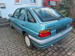 Blau Gebraucht 1991 Ford Escort Ghia Kleinwagen | 1.600 €
