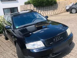 Blau Gebraucht 2002 Audi A6 Kombi | 1.700 € (Fairer Preis)