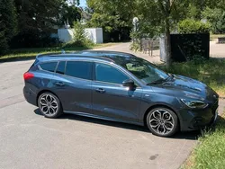 Blau Gebraucht 2020 Ford Focus ST-Line Limousine | 13.500 € (Guter Preis)