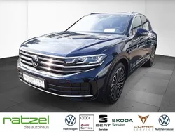 Blau Gebraucht 2024 VW Touareg Elegance SUV | 68.689 € (Guter Preis)