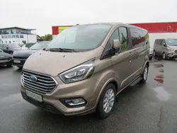 Pyritsilbermet. Gebraucht 2023 Ford Tourneo Custom Titanium Van / Kleinbus | 37.990 € (Superpreis)