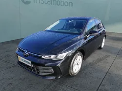 Schwarz Gebraucht 2024 VW Golf VIII Life Limousine | 27.401 € (Fairer Preis)