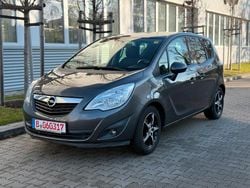 Grau Gebraucht 2011 Opel Meriva Active Van / Kleinbus | 5.499 € (Guter Preis)