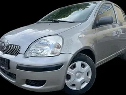 Grau Gebraucht 2005 Toyota Yaris Limousine | 2.990 € (Fairer Preis)