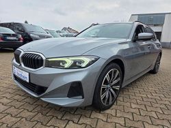Skyscraper grau Gebraucht 2022 BMW 318 Performance Kombi | 26.990 € (Fairer Preis)