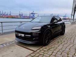 Schwarz Gebraucht 2024 Porsche Macan 4 Electric SUV | 87.900 € (Guter Preis)
