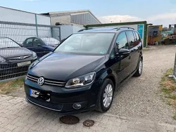 Schwarz Gebraucht 2012 VW Touran Match Van / Kleinbus | 11.999 € (Fairer Preis)