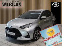 Silber Neu 2025 Toyota Yaris Comfort Limousine | 27.621 € (Guter Preis)