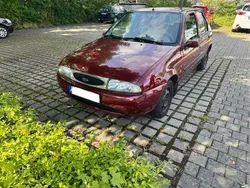 Rot Gebraucht 1997 Ford Fiesta Ghia Kleinwagen | 1.150 € (Guter Preis)