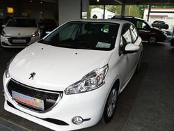Weiß Gebraucht 2014 Peugeot 208 Active Kleinwagen | 9.997 € (Fairer Preis)