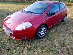 Rot Gebraucht 2009 Fiat Grande Punto Kleinwagen | 1.700 € (Fairer Preis)
