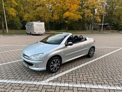 Silber Gebraucht 2005 Peugeot 206 CC Cabrio | 2.499 €