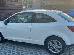 Weiß Gebraucht 2009 Seat Ibiza Kleinwagen | 4.000 €