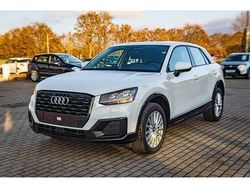 Gletscherweiß metallic Gebraucht 2019 Audi Q2 Design SUV | 15.900 € (Guter Preis)