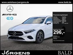 Polarweiß Gebraucht 2024 Mercedes A220 Progressive Limousine | 31.290 € (Superpreis)