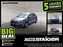 Lackierung platiniumgrau/metallic Gebraucht 2021 Peugeot 308 Allure Limousine | 16.499 € (Fairer Preis)
