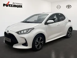Super white Neu 2024 Toyota Yaris Hybrid Comfort Limousine | 27.490 € (Fairer Preis)