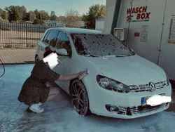 Weiß Gebraucht 2009 VW Golf VI Comfortline Kleinwagen | 5.000 € (Etwas zu teuer)