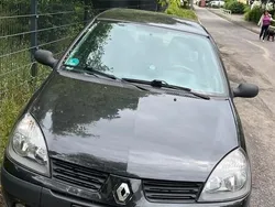 Schwarz Gebraucht 2006 Renault Clio II Kleinwagen | 450 €