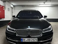 Grün Gebraucht 2018 BMW 750L Sport Line Limousine | 36.500 €