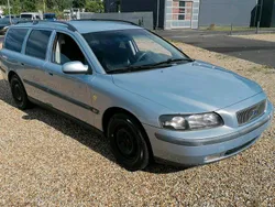 Grün Gebraucht 2001 Volvo V70 Kombi | 3.950 €