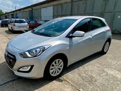Silber Gebraucht 2015 Hyundai i30 Classic Limousine | 6.500 € (Guter Preis)