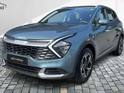 Grün / yukasteelgray Neu 2025 Kia Sportage Urban SUV | 28.970 € (Superpreis)