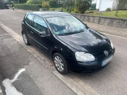 Schwarz Gebraucht 2005 VW Golf V Kleinwagen | 1.899 € (Fairer Preis)