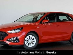 Rot Gebraucht 2024 Hyundai i30 Limousine | 18.970 € (Superpreis)