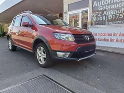 Rot metallic Gebraucht 2016 Dacia Sandero Kleinwagen | 5.690 € (Etwas zu teuer)