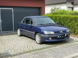 Blau Gebraucht 2000 Peugeot 306 Cabriolet Cabrio | 2.799 € (Etwas zu teuer)