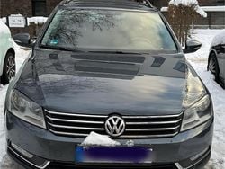 Grau Gebraucht 2011 VW Passat Kombi | 7.299 €