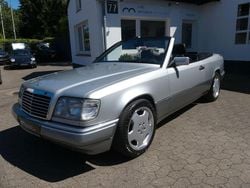 Silber Gebraucht 1996 Mercedes E220 Sportline Cabrio | 28.990 € (Teuer)