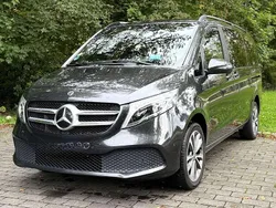 Grau Gebraucht 2019 Mercedes V220 Avantgarde Van / Kleinbus | 37.490 € (Guter Preis)
