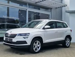 Weiss Gebraucht 2020 Skoda Karoq Ambition SUV | 23.858 € (Fairer Preis)