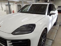 Weiß Gebraucht 2024 Porsche Cayenne SUV | 86.990 €