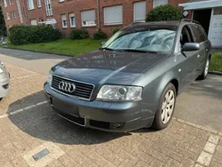 Grau Gebraucht 2003 Audi A6 Kombi | 1.700 €