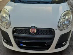 Weiß Gebraucht 2015 Fiat Doblò Van / Kleinbus | 4.900 € (Superpreis)