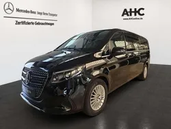 Obsidianschwarz metallic Gebraucht 2024 Mercedes V300 Van / Kleinbus | 74.970 € (Teuer)