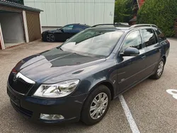 Grau Gebraucht 2011 Skoda Octavia Kombi | 5.500 € (Teuer)